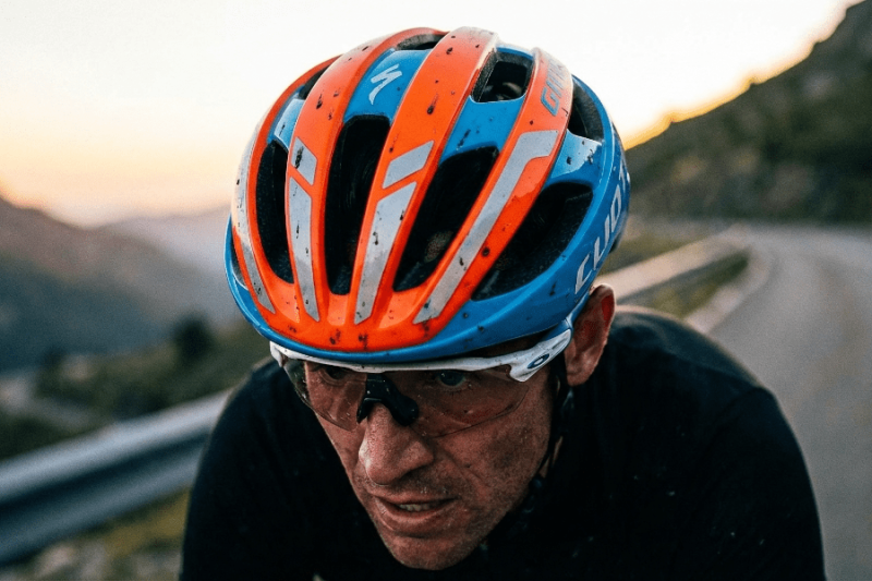 Гид по велошлемам: виды, стандарты безопасности и как не ошибиться с размером